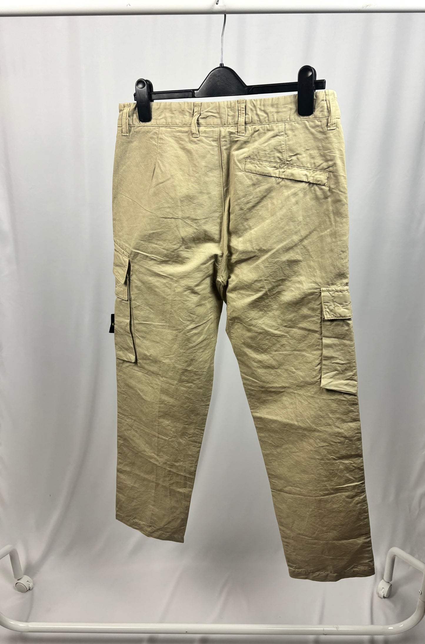 Stone Island Cotton / Linen Blend Cargo Pants (Beige)