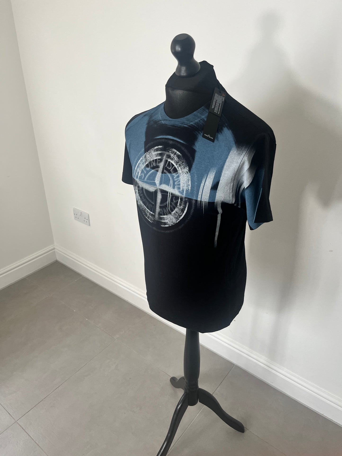 Stone Island Graphic Compass Logo T-Shirt (Black)
