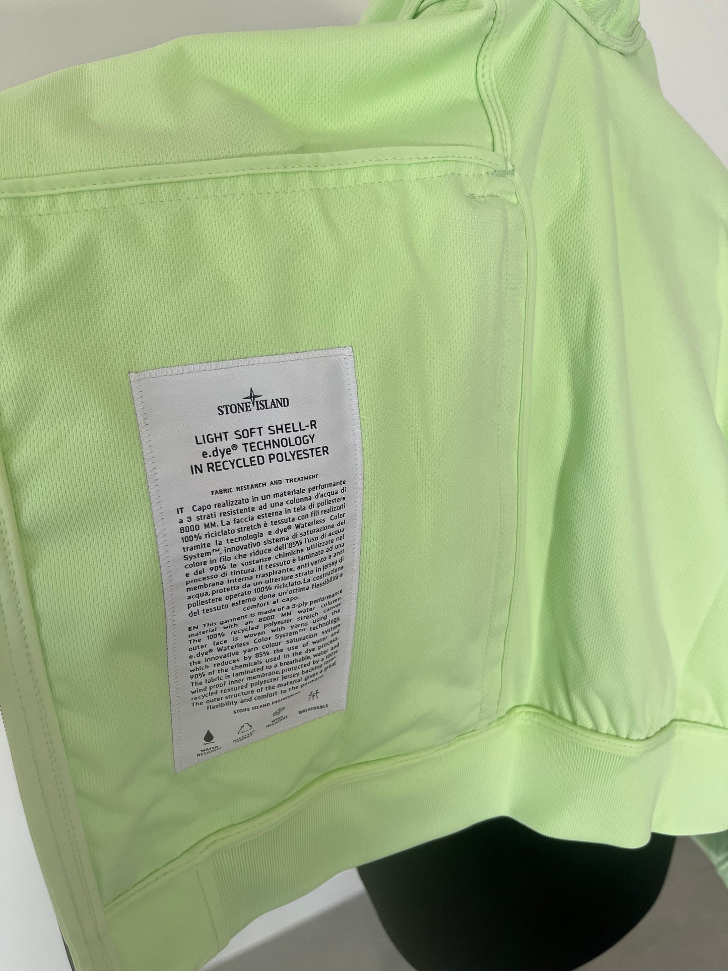 Stone Island Light Soft Shell-R e.dye Technology In Recycled Polyester (Light Green)