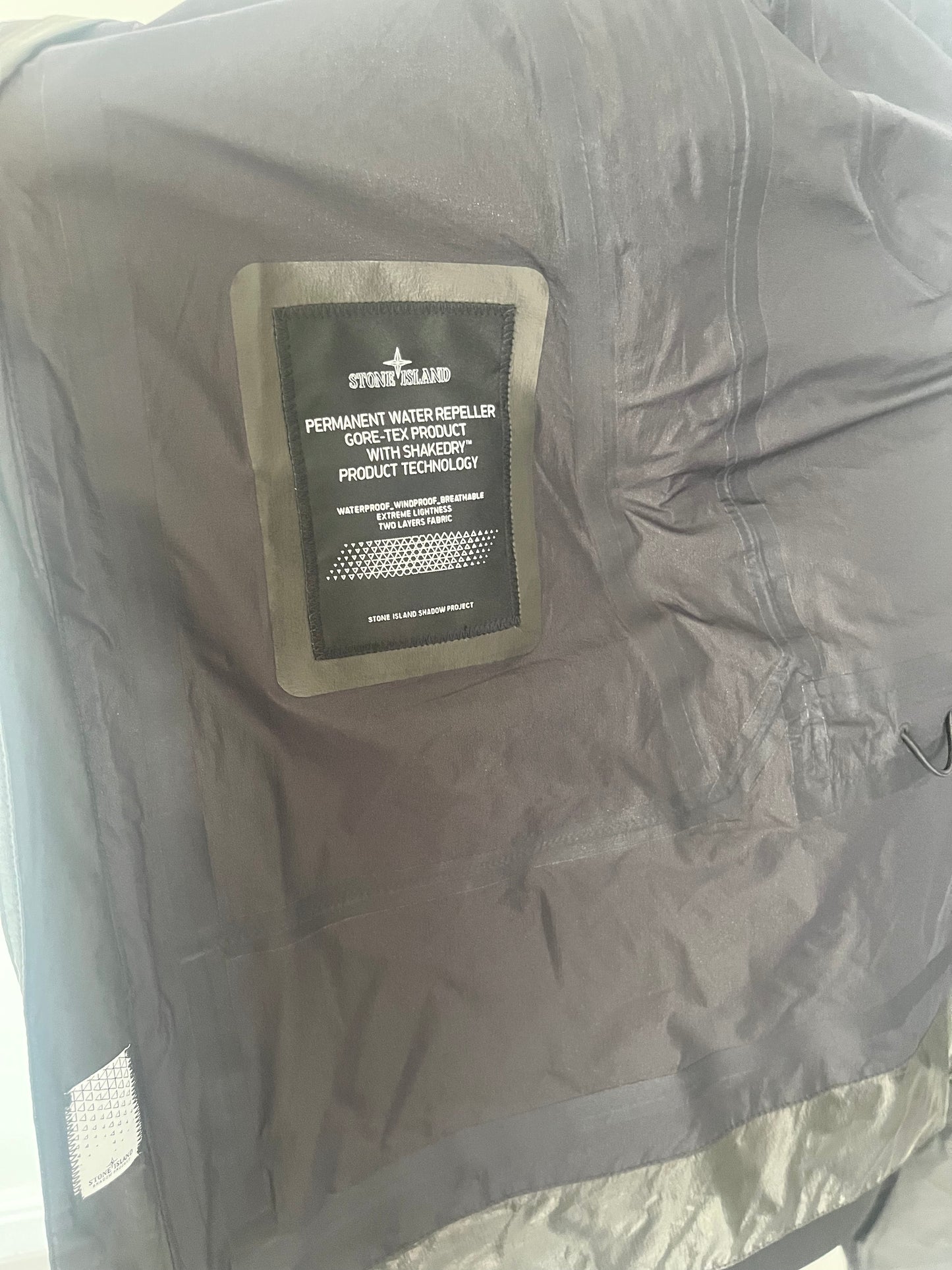 Stone Island Shadow Project Permanent Water Repeller Gore-Tex Product With Shakedry Product Technology (Black)