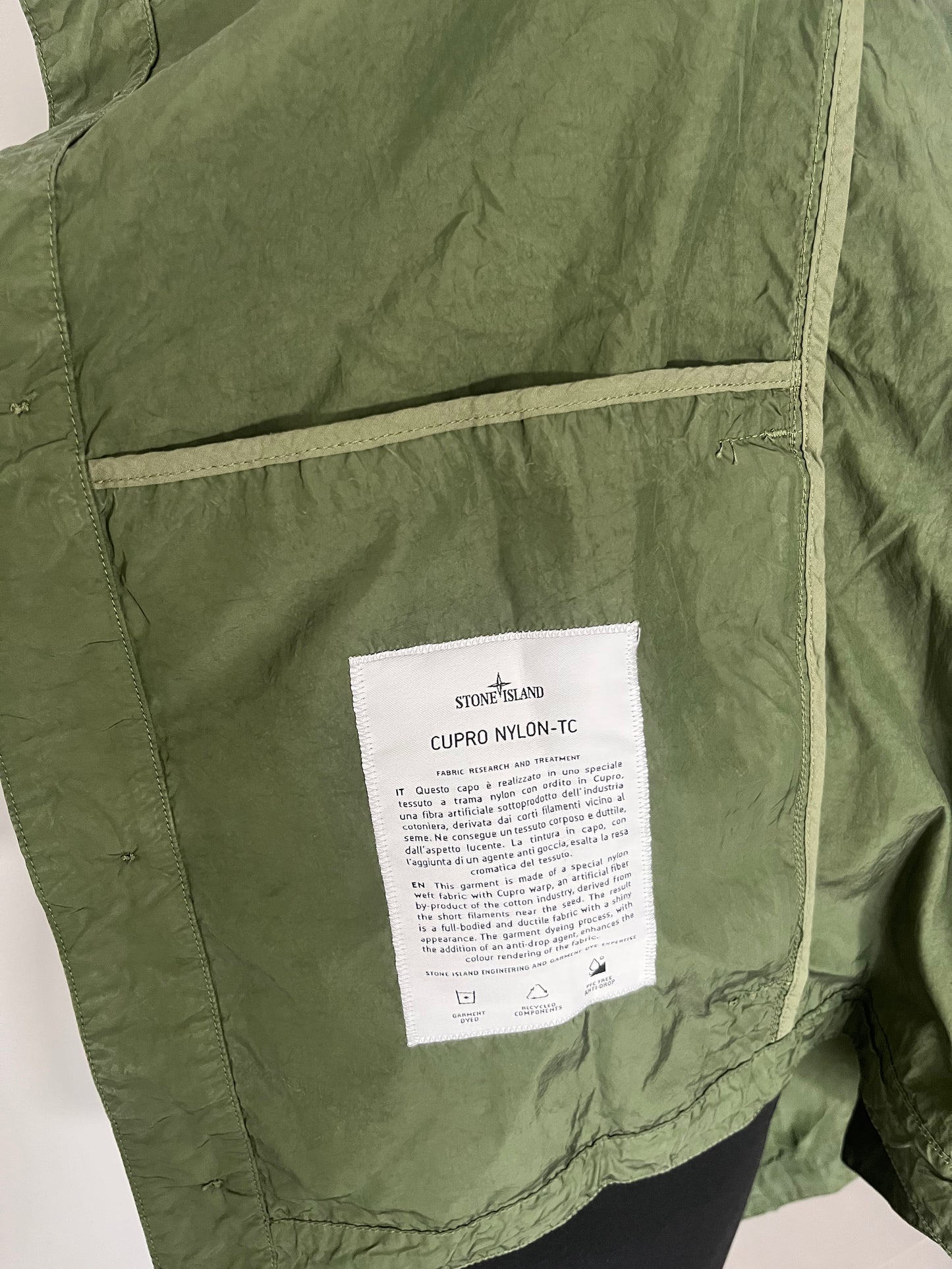 Stone Island Detachable-Sleeves Logo-Trim Shell Jacket (Olive)