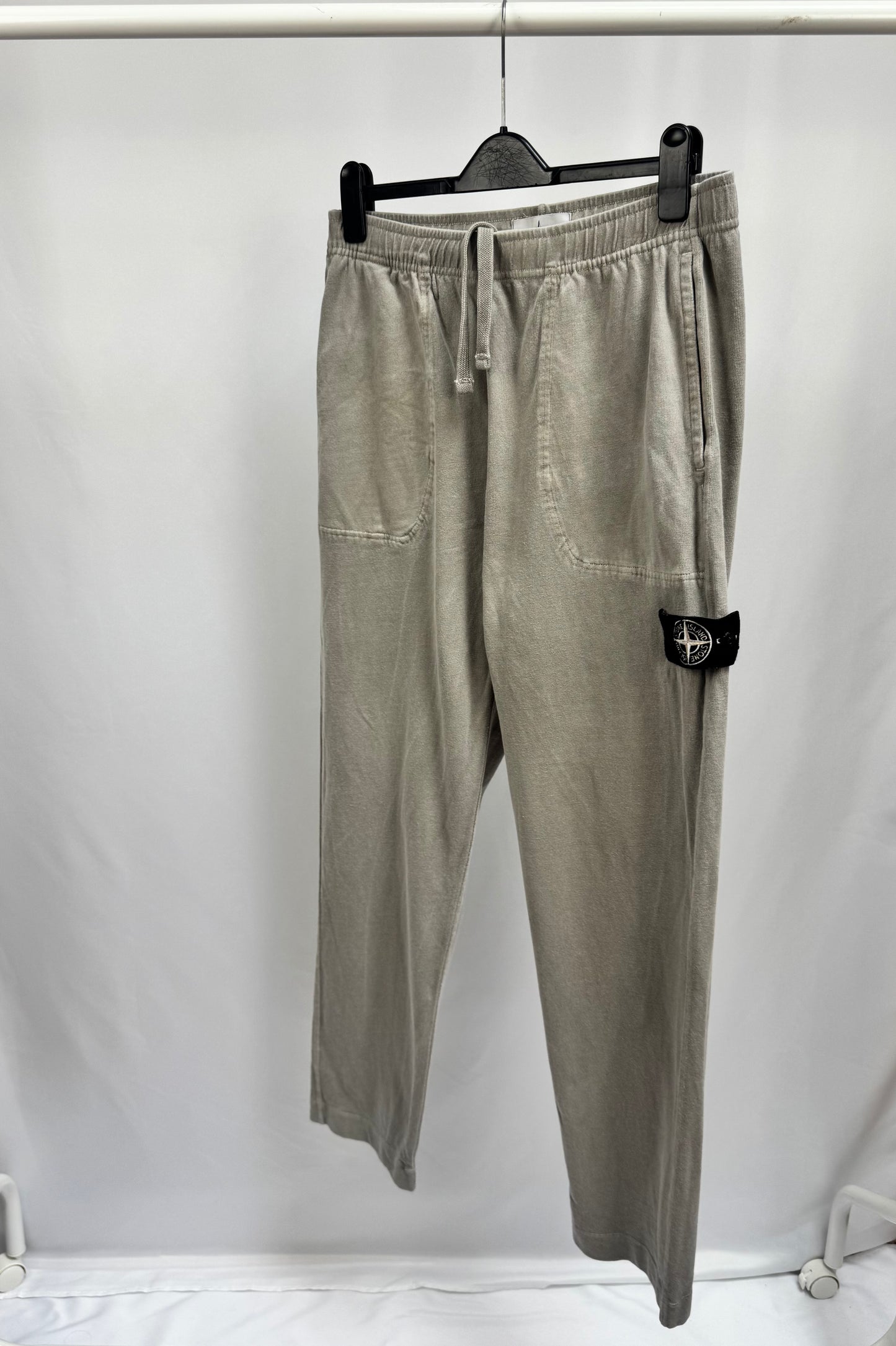 Stone Island Closed Loop Tinto Terra Sweatpants (Beige)