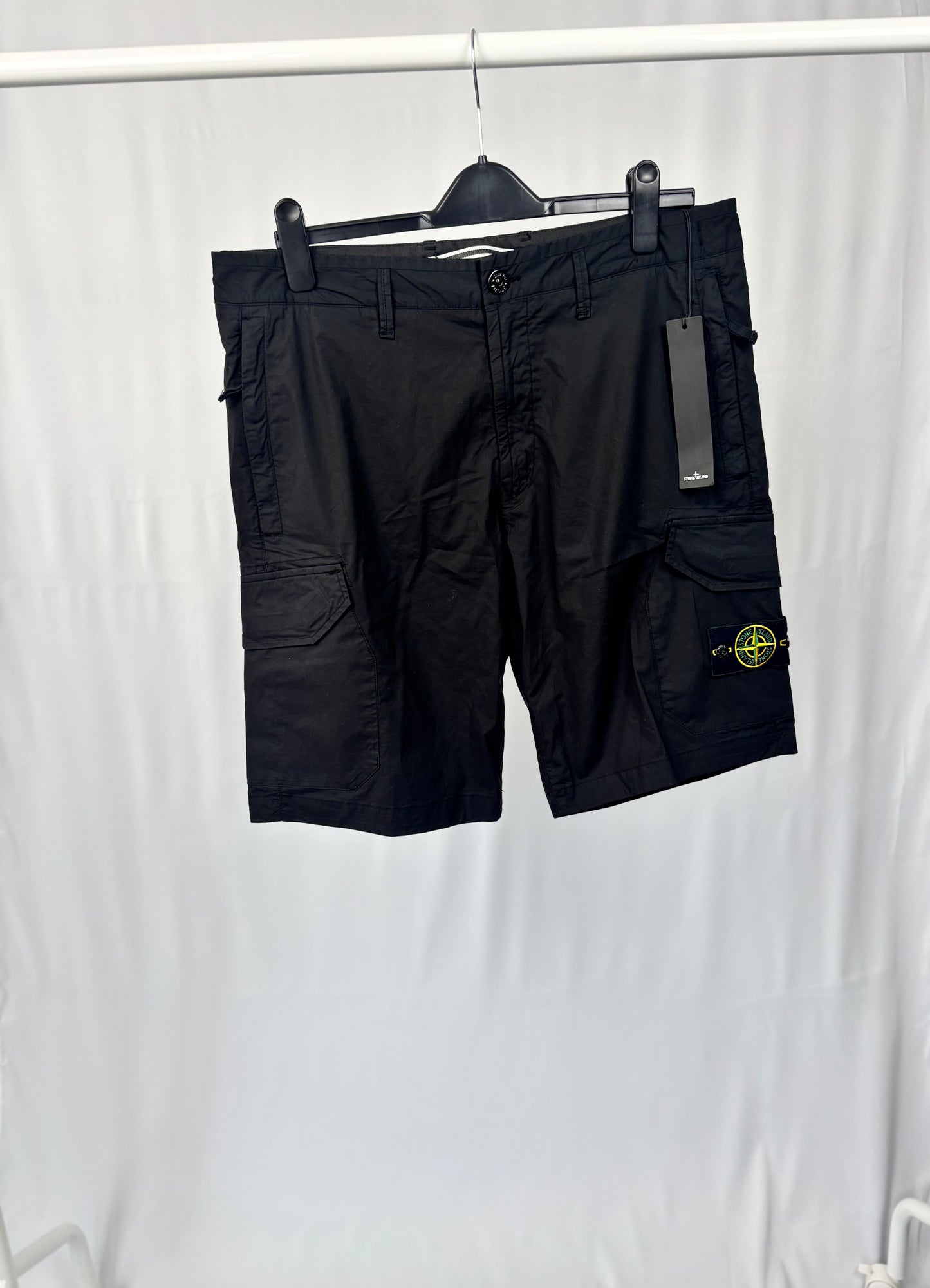 Stone Island Paracadute Cargo Shorts (Black)