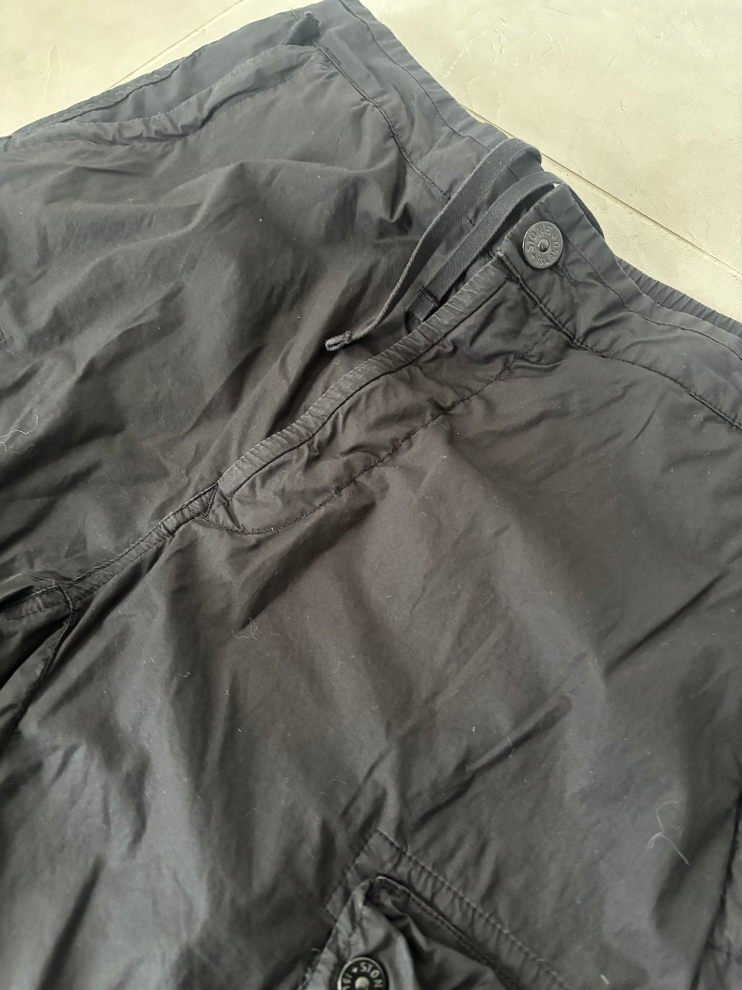 Stone Island Garbardine Cargo Pants (Black)
