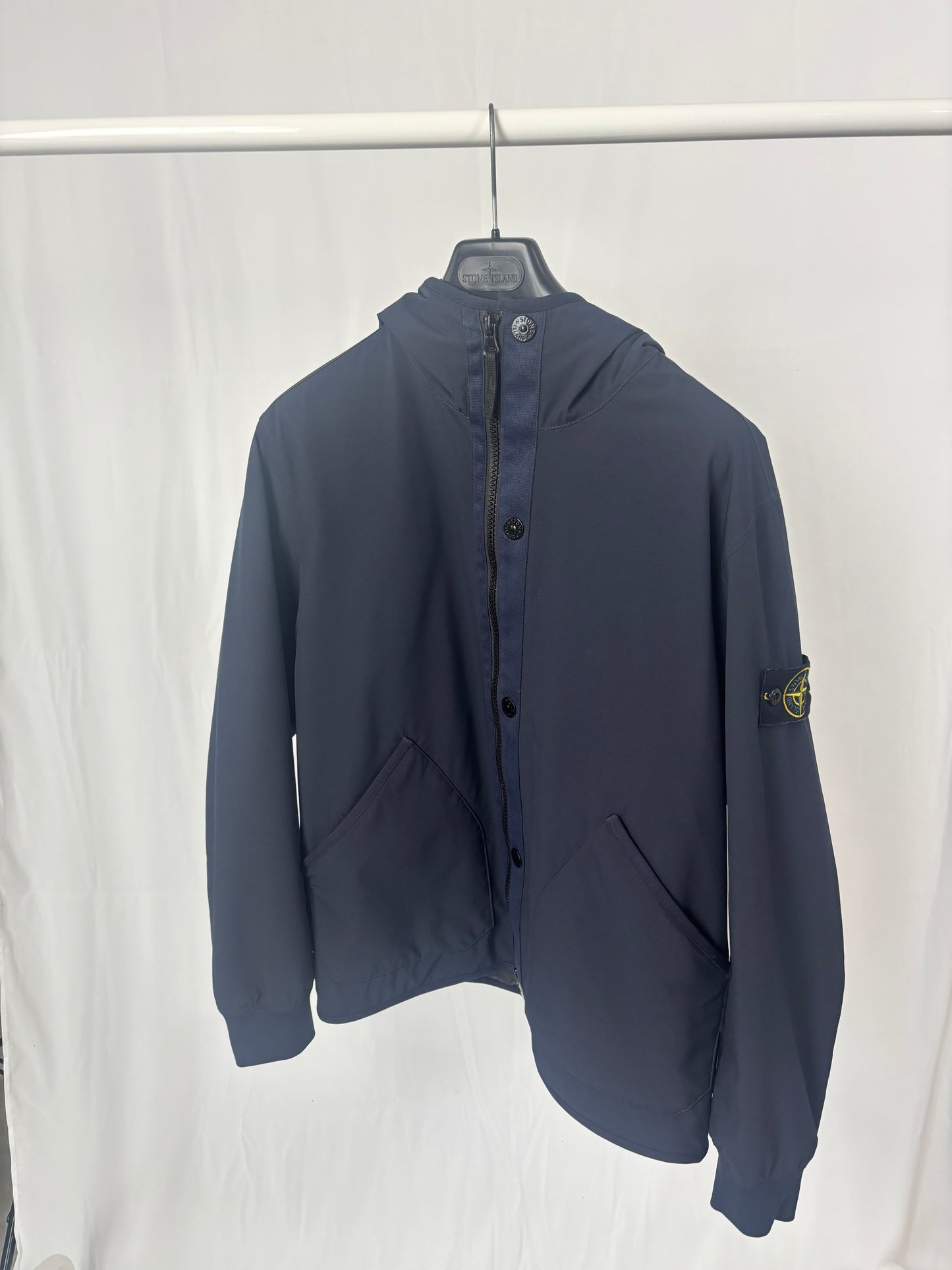 Stone Island Soft Shell-R e.dye Technology In Recycled Polyester With Primaloft Insulation Technology (Navy)