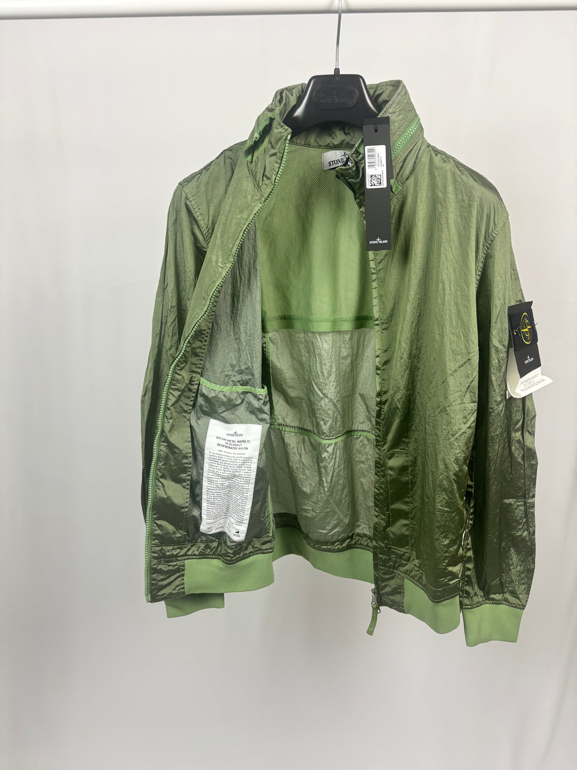 STONE NYLON L WATRO Mサイズ Stone Island Nylon Metal Watro Jacket