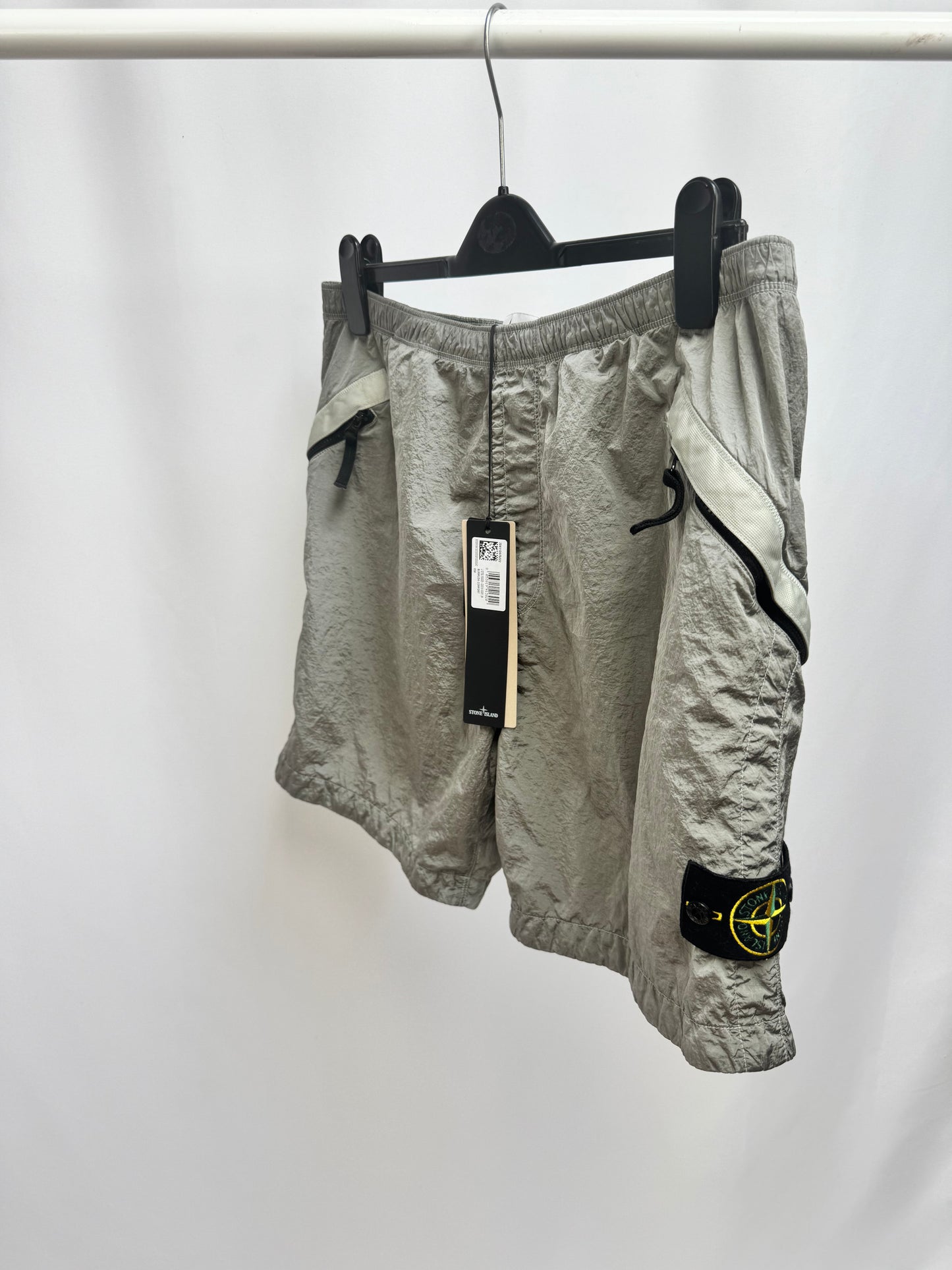 Stone Island Nylon Metal In Econyl Shorts (Pearl Grey)