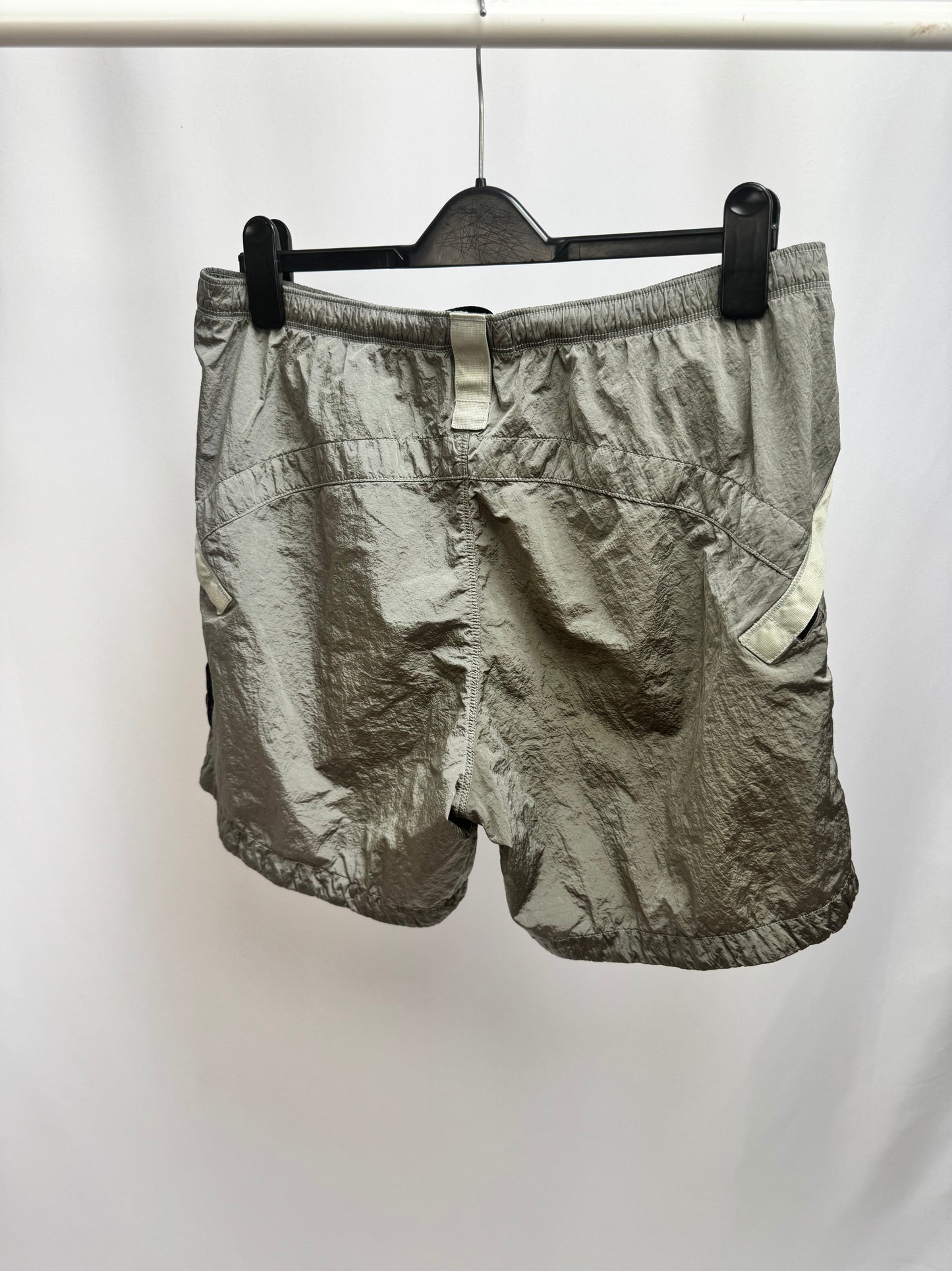Stone Island Nylon Metal In Econyl Shorts (Pearl Grey)