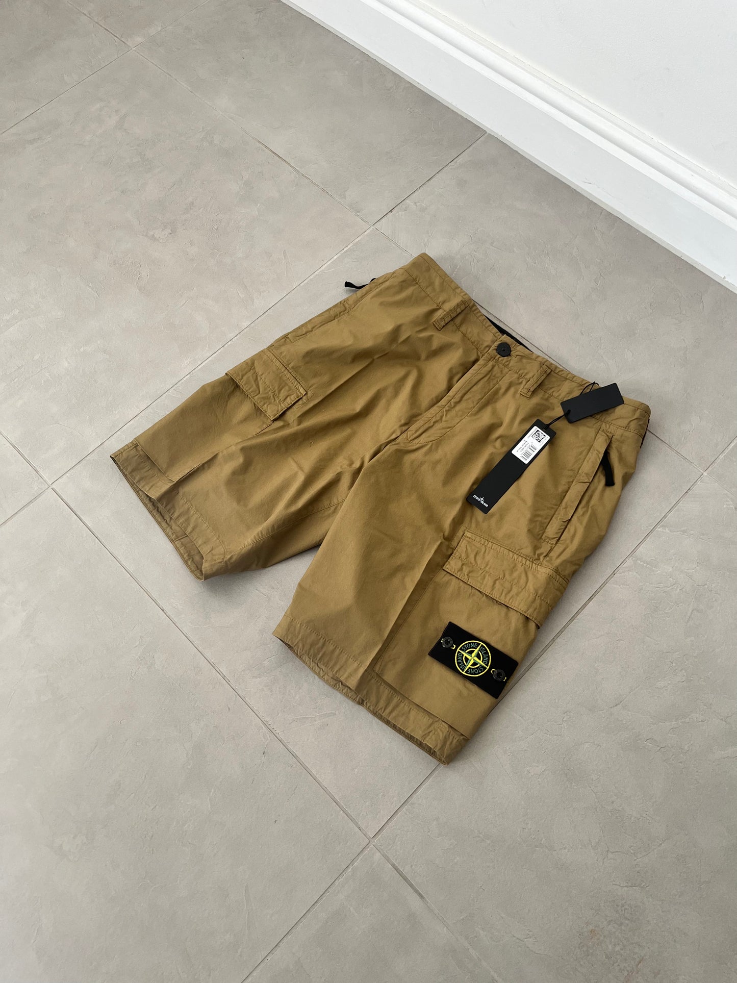 Stone Island Cargo Bermuda Shorts In Light Stretch Cotton Canvas (Dark Beige)