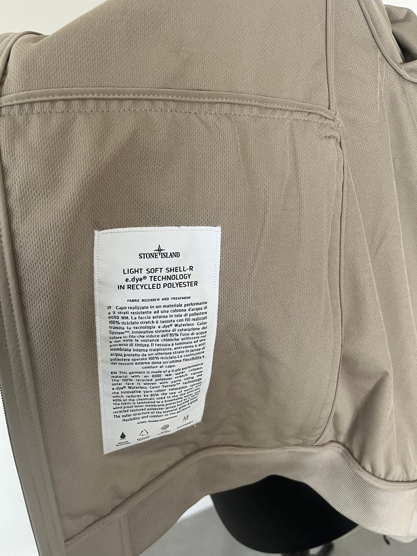 Stone Island Light Soft Shell-R e.dye Technology In Recycled Polyester (Dove Grey)