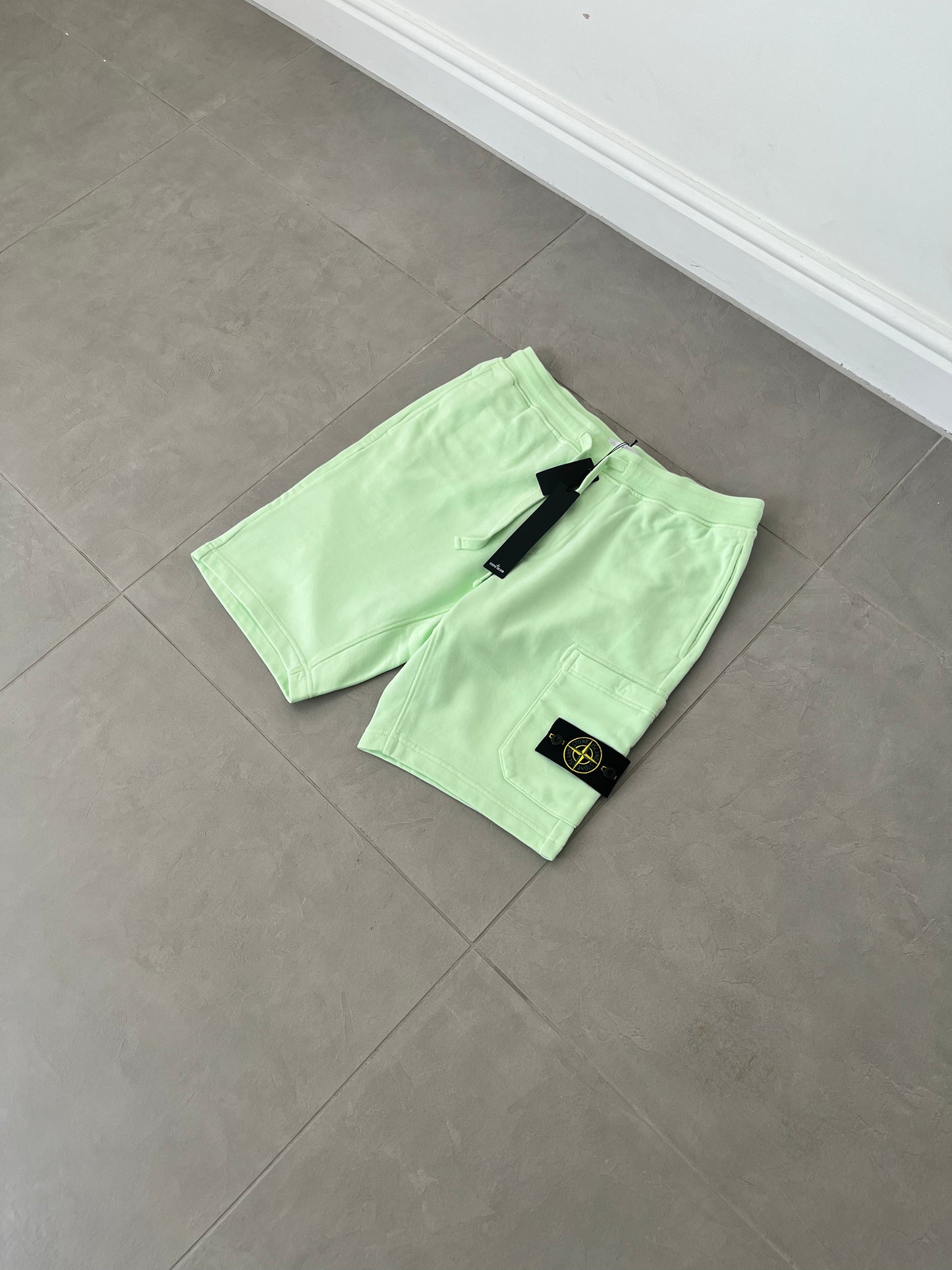 Stone Island Cargo Bermuda Shorts In Cotton Fleece (Light Green)