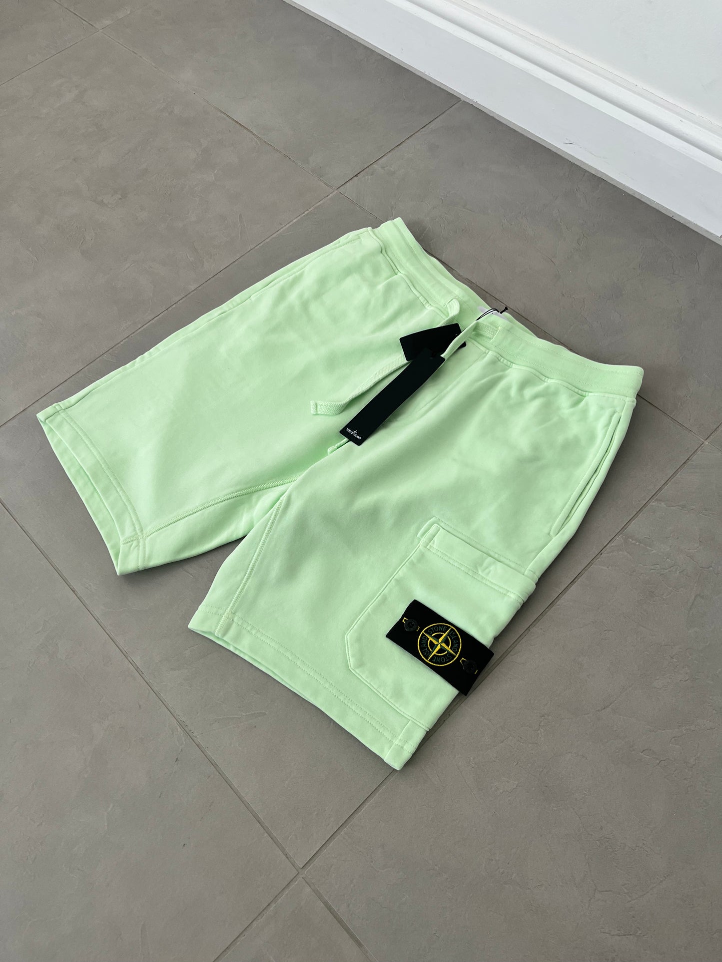 Stone Island Cargo Bermuda Shorts In Cotton Fleece (Light Green)