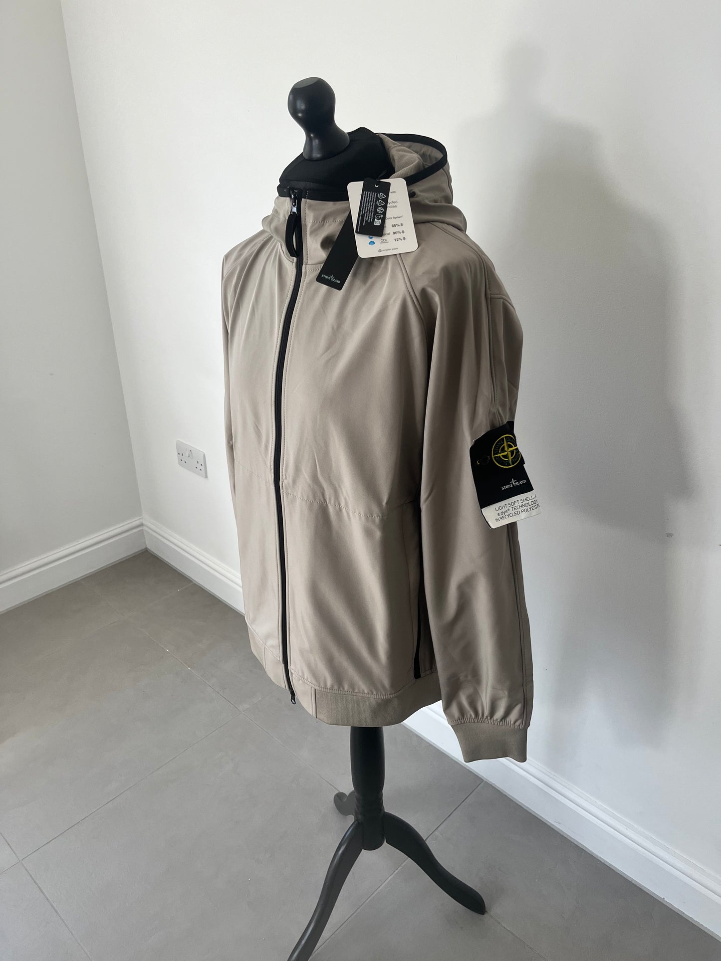 Stone Island Light Soft Shell-R e.dye Technology In Recycled Polyester (Dove Grey)