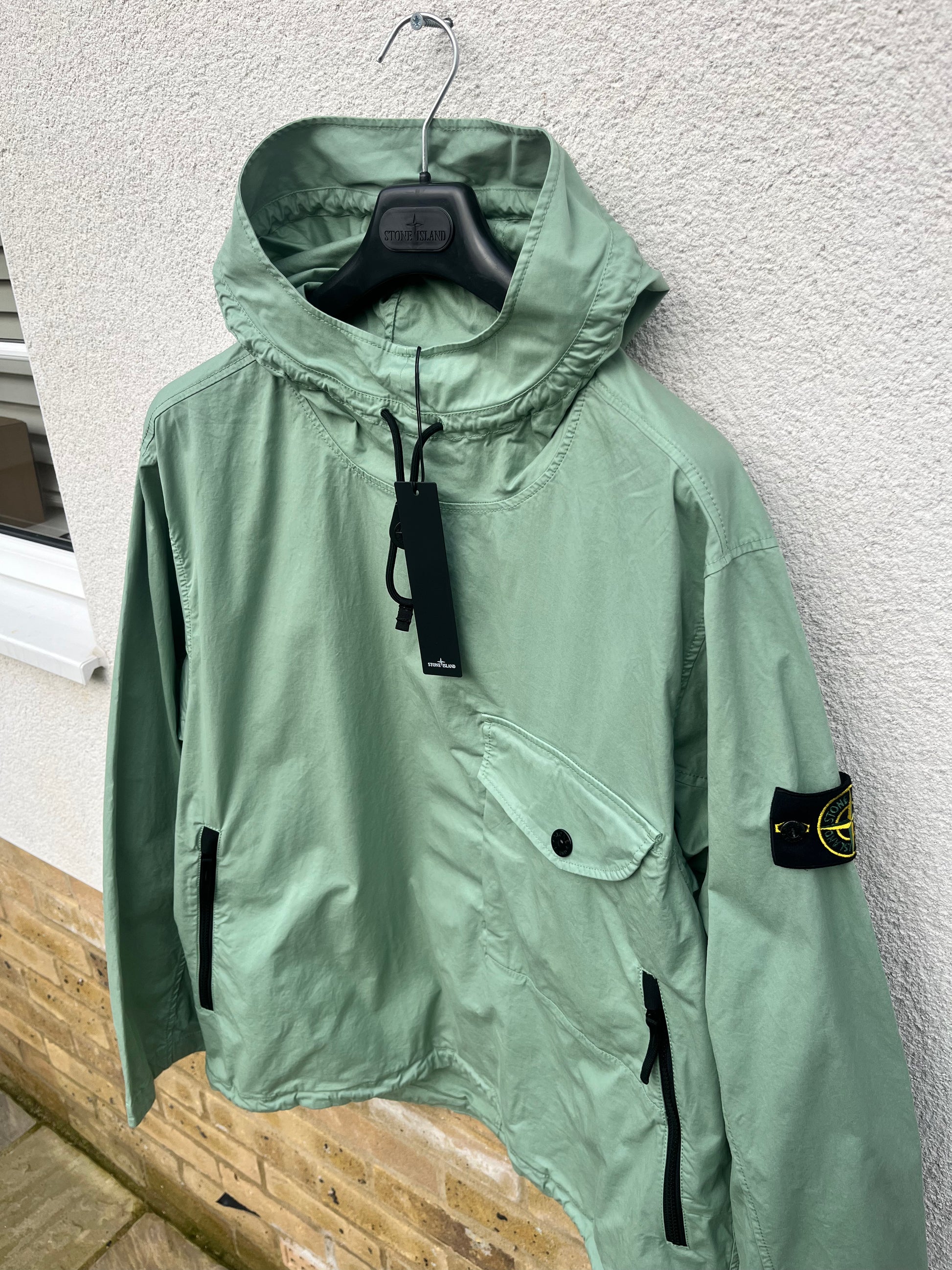 Stone island overhead jacket on sale