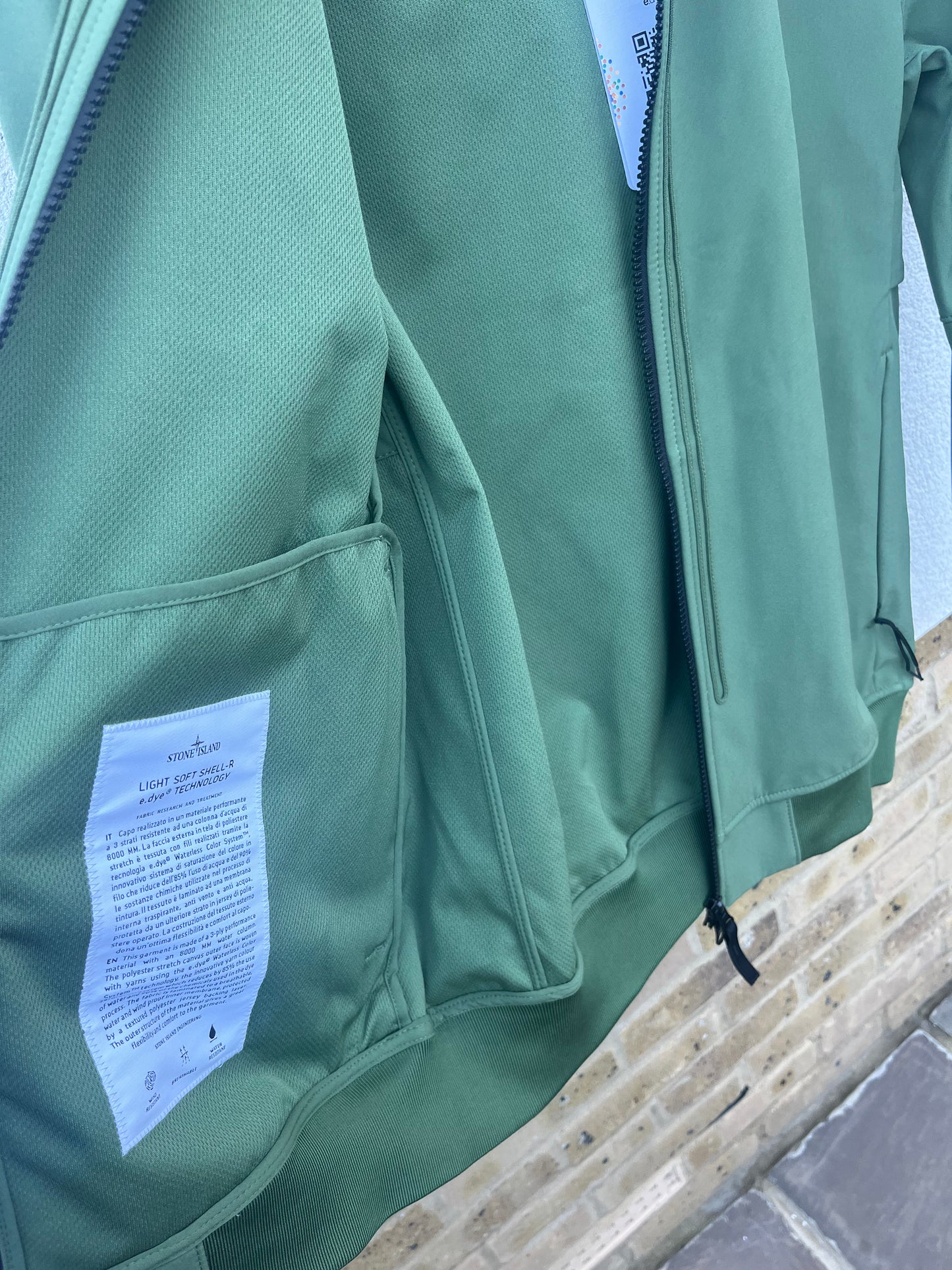 Stone Island Light Soft Shell-R e.dye Technology (Green)