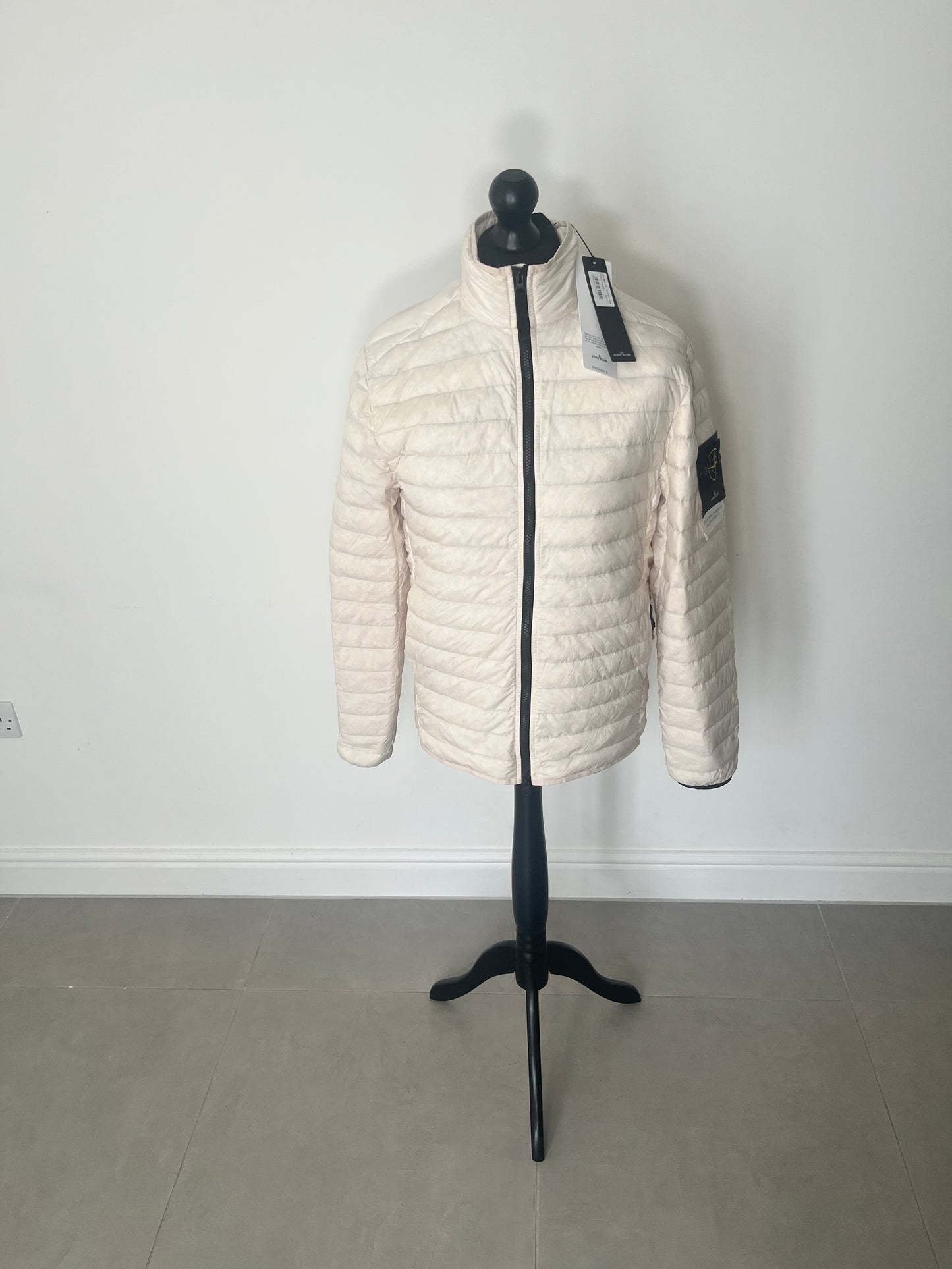 Stone Island Loom Woven Chambers R-Nylon Down-TC (Pink)